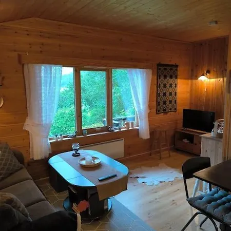 Ett Mindre Aneks Med Unik Beliggenhet!